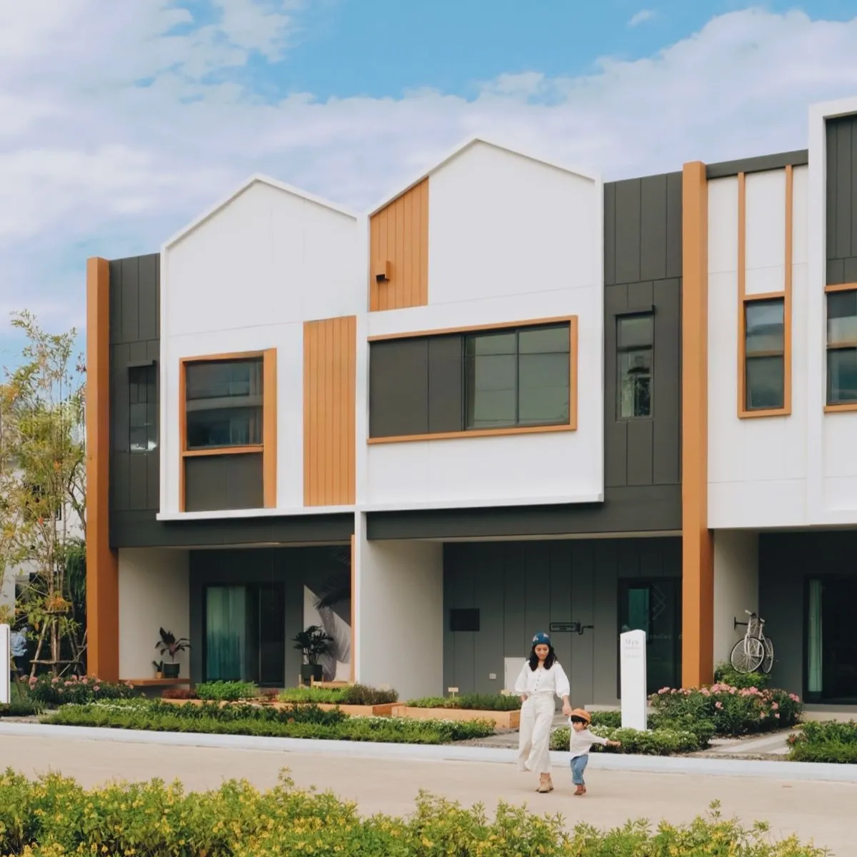 บ้าน อณาสิริ บางนา เลขที่ 205 ทิศใต้ หน้าบ้าน รับลมตลอดทั้งวัน