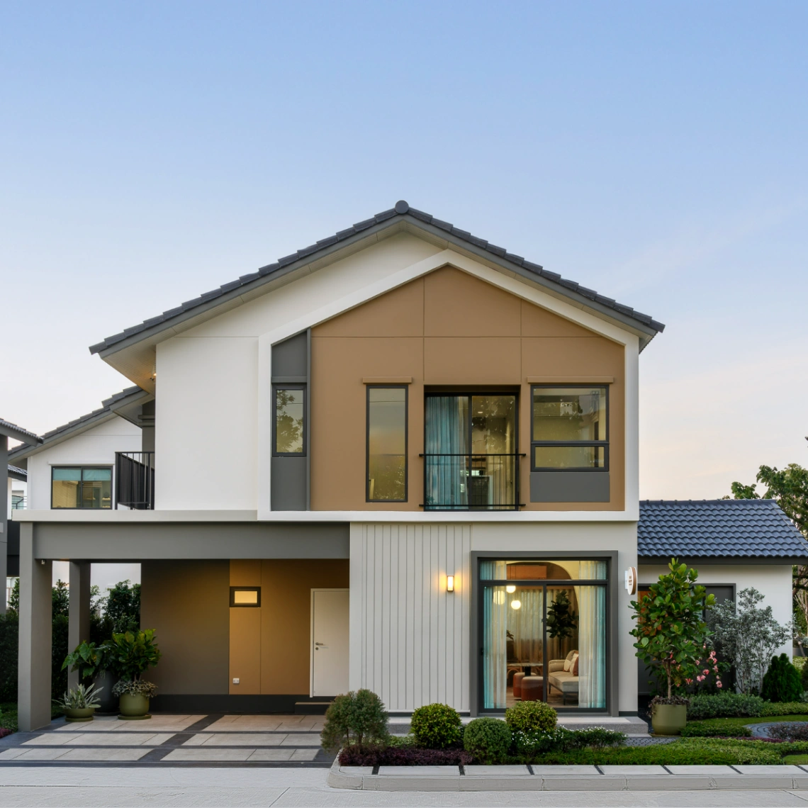 บ้าน อณาสิริ รัตนาธิเบศร์ เลขที่ 111/9 ทิศเหนือ ติดสวนหลังบ้าน ใกล้คลับเฮาส์