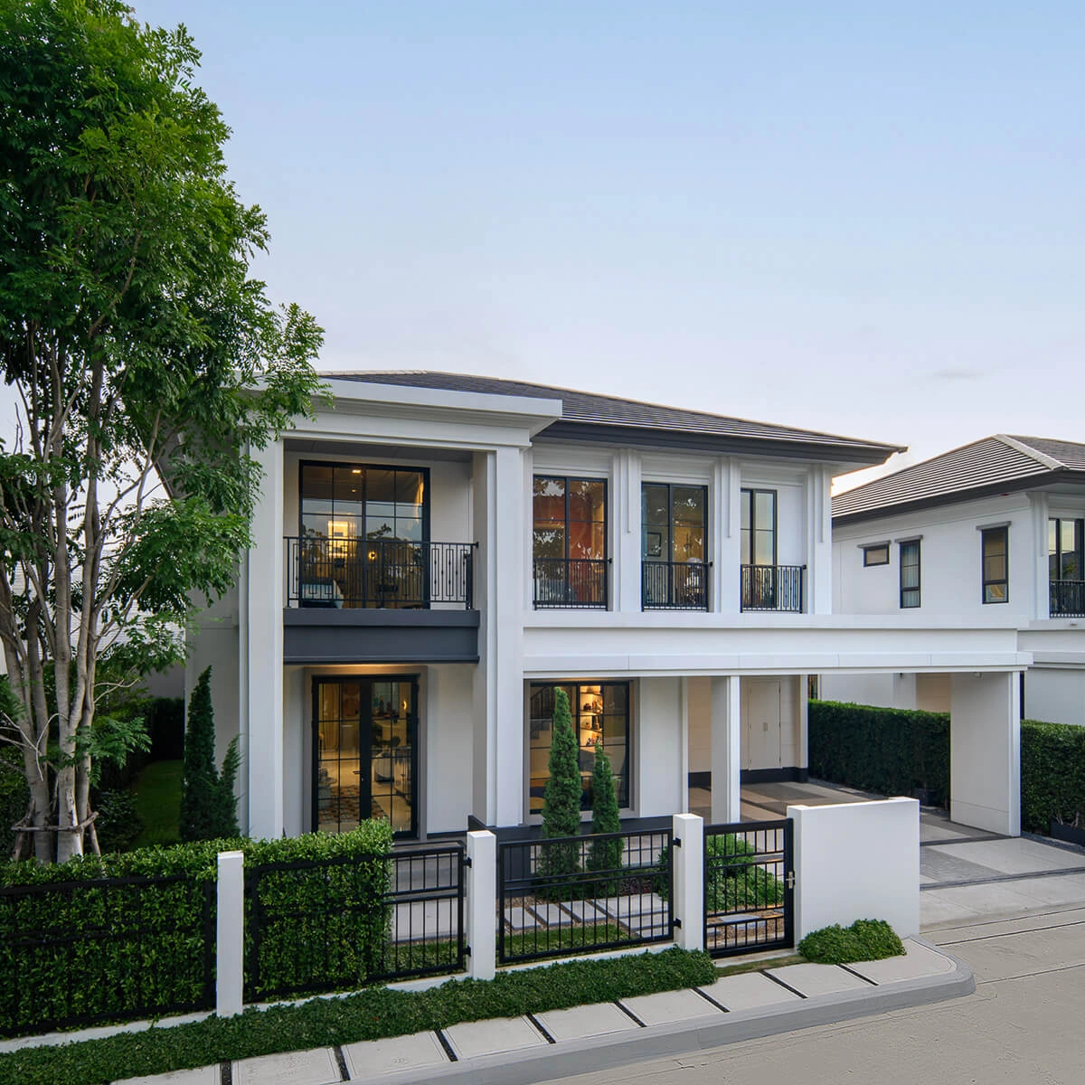 บ้าน เศรษฐสิริ บางนา - สุวรรณภูมิ เลขที่ 888/139 ทิศใต้ แปลงสวย ใกล้สวน