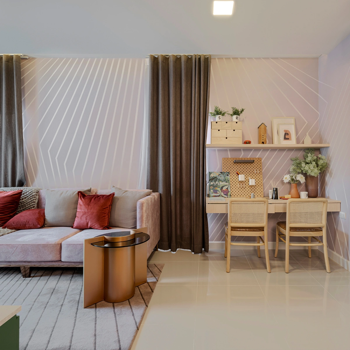 ทาวน์โฮม สิริ เพลส พหลโยธิน 52 เลขที่ 95/217 ทิศใต้ *บ้านตัวอย่าง*<br> บ้านใหญ่ ใกล้คลับเฮาส์