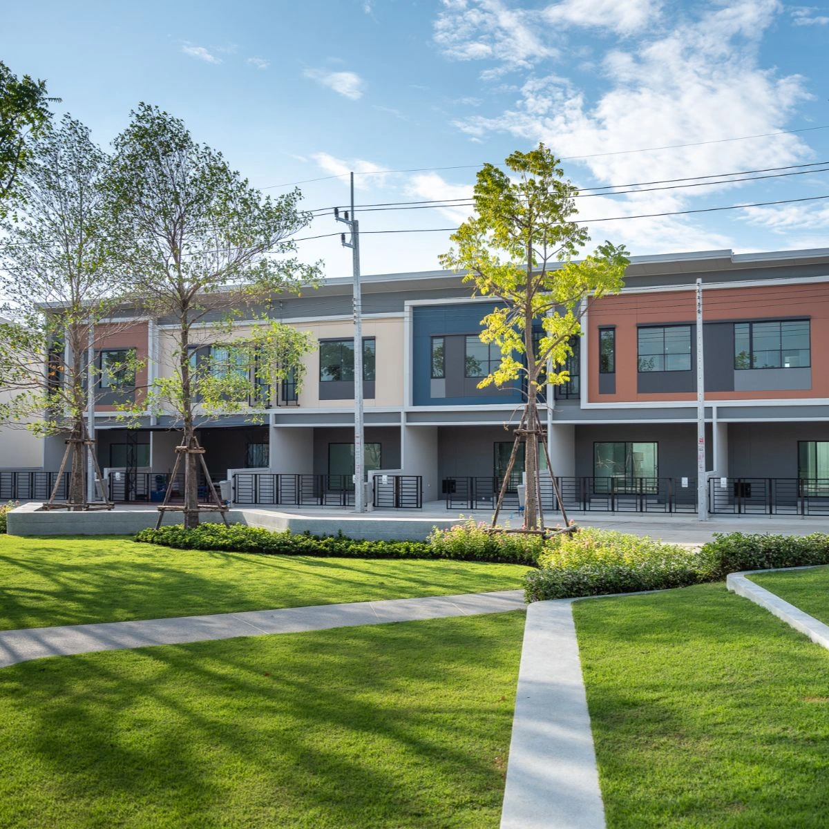 ทาวน์โฮม สิริ เพลส ราชพฤกษ์ - 346 เลขที่ 198/147 ทิศตะวันออกเฉียงใต้ โซนส่วนตัว หน้าบ้านไม่ติดใคร