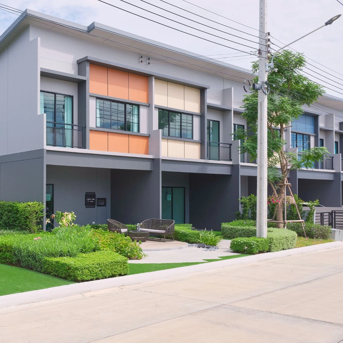 ทาวน์โฮม สิริ เพลส เวสต์เกต เลขที่ 168/230 ทิศใต้ แปลงมุม ที่ดินใหญ่