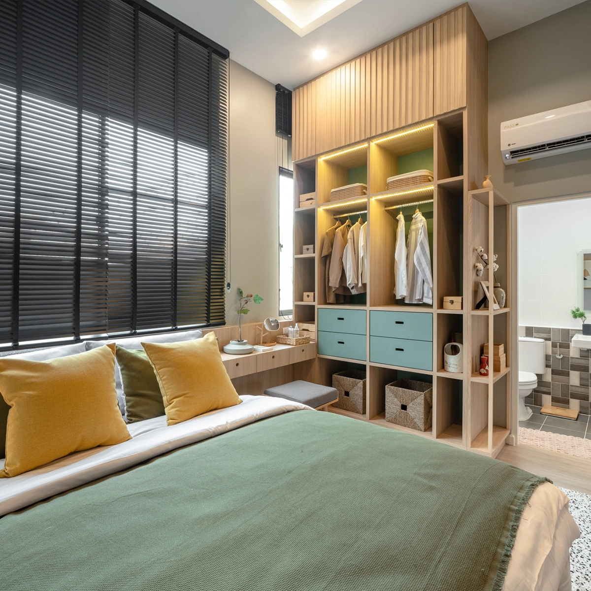 ทาวน์โฮม สิริ เพลส วงแหวน - ลำลูกกา เลขที่ 2105 ทิศเหนือ *บ้านตัวอย่าง*<br> โซนหน้าโครงการ ใกล้คลับเฮาส์