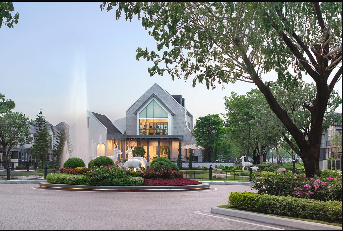 บ้านฟาร์มเฮาส์ และบรรยากาศส่วนกลาง
