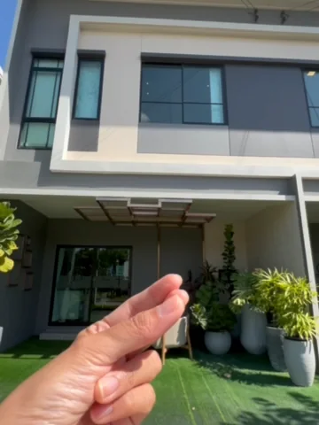 TikTok video 7373601357518916881
