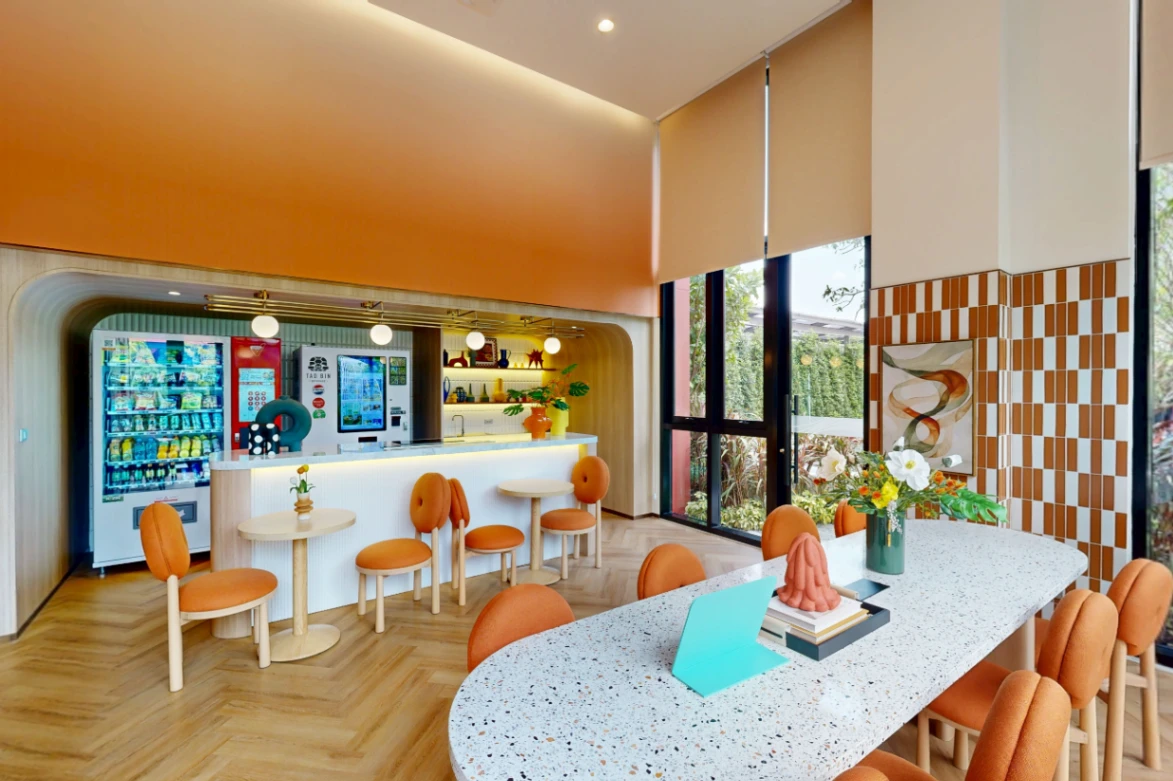 Fitness-Yoga-Swimming Pool-Co-kitchen