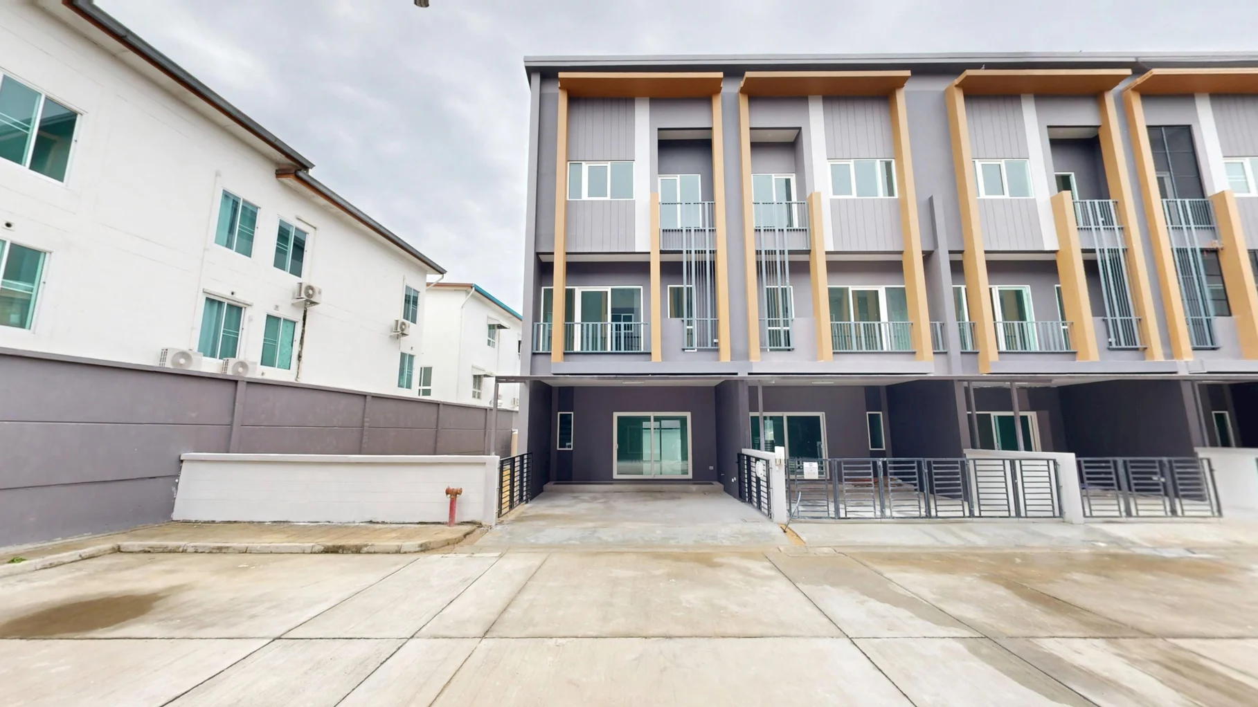 Town Avenue Songkwae TS202