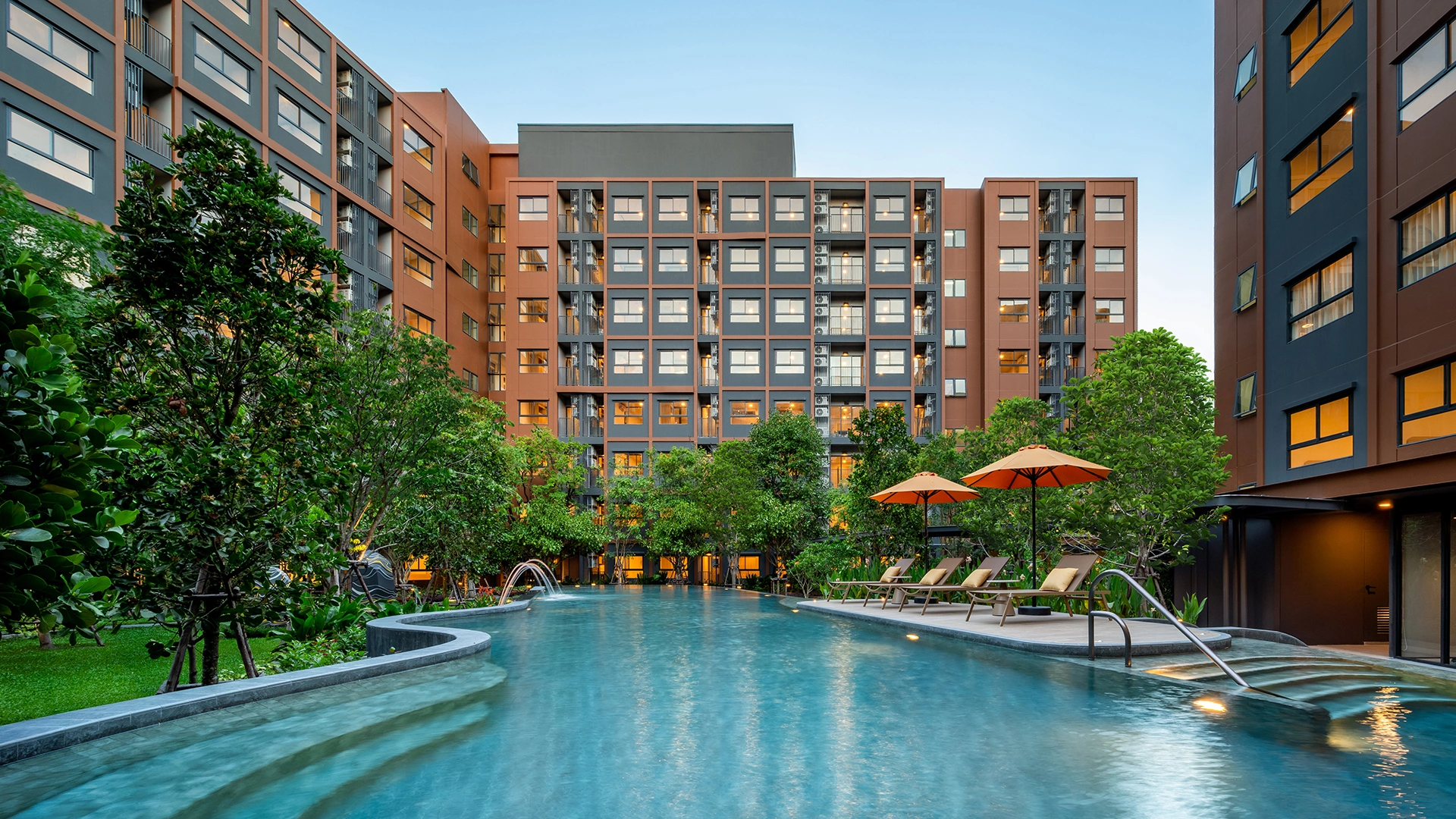 SWIMMING POOL & GRADEN