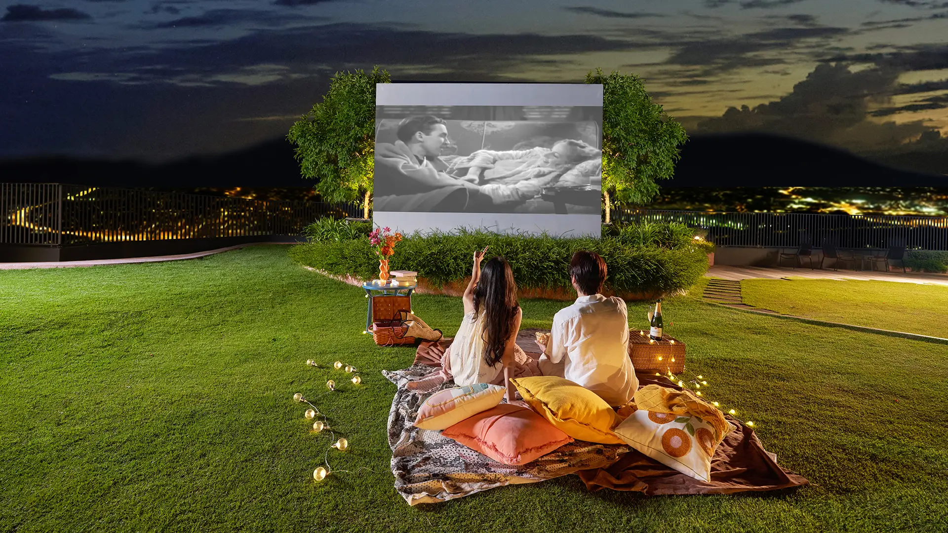 ROOFTOP THEATRE