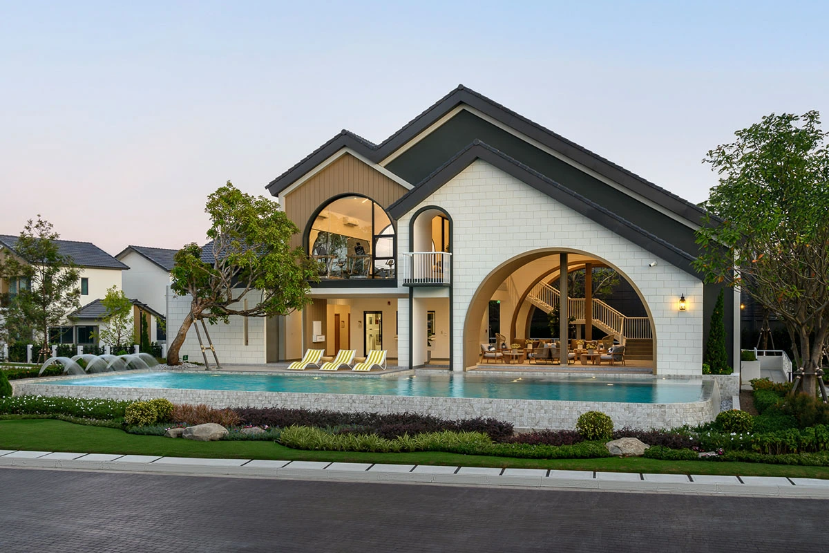 อณาสิริ รัตนาธิเบศร์