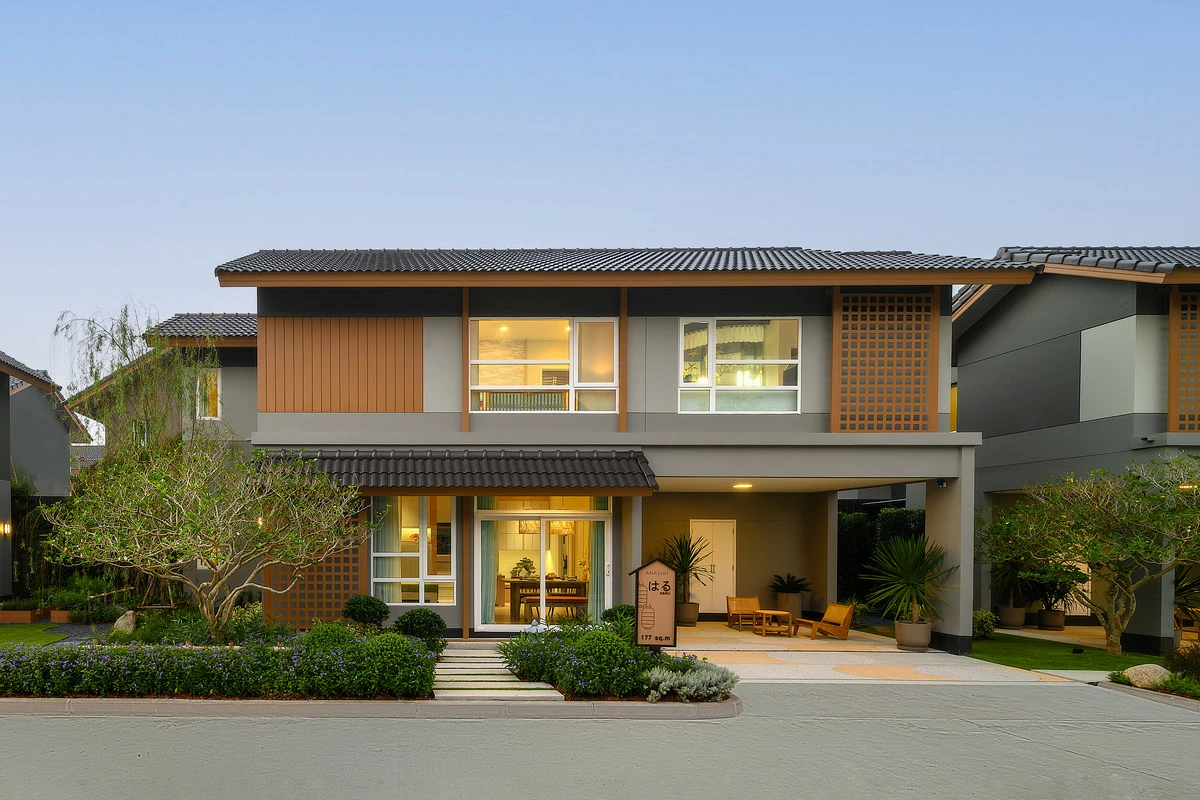 อณาสิริ สรงประภา