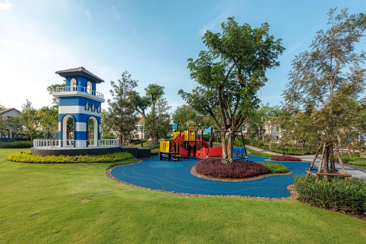 อณาสิริ เวสต์เกต