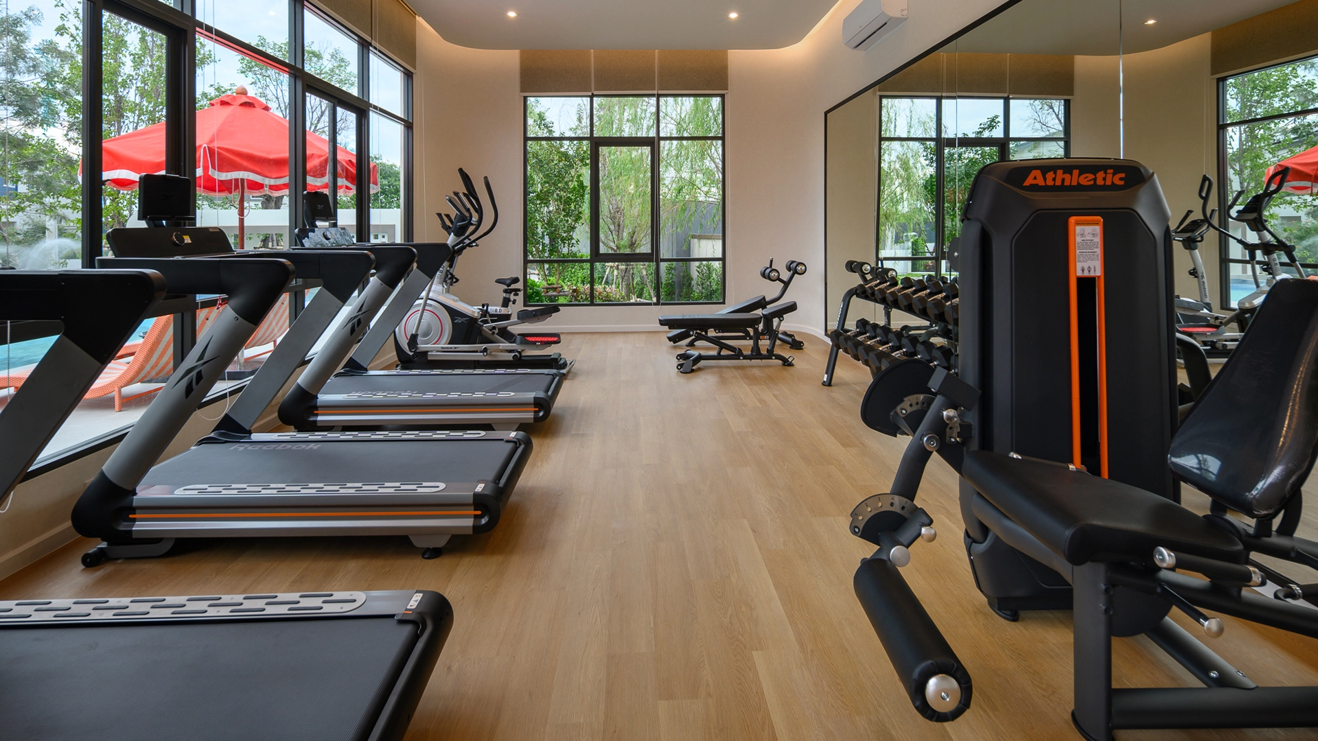 FITNESS ROOM