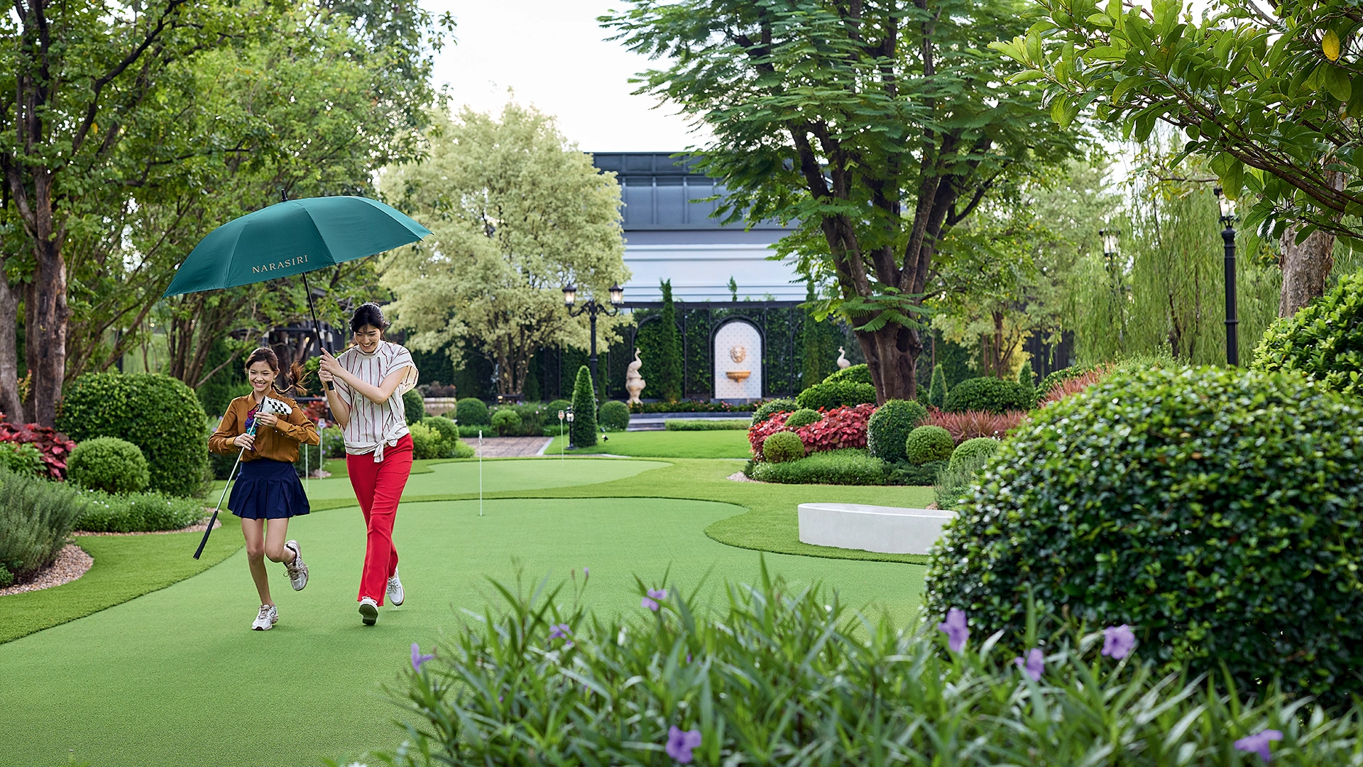 Outdoor Putting Green