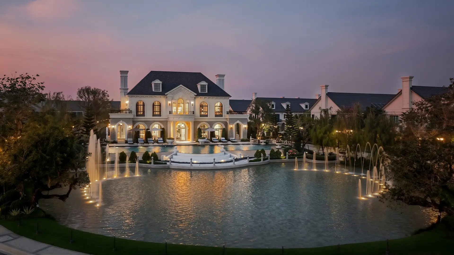 LAKESIDE CLUBHOUSE