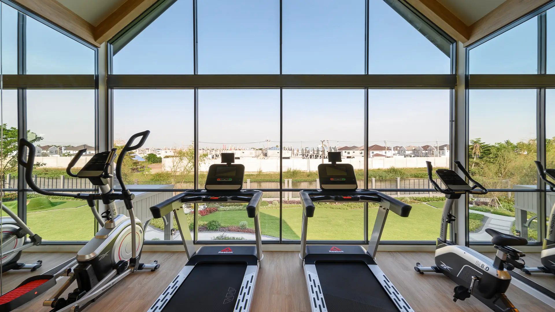 FITNESS ROOM