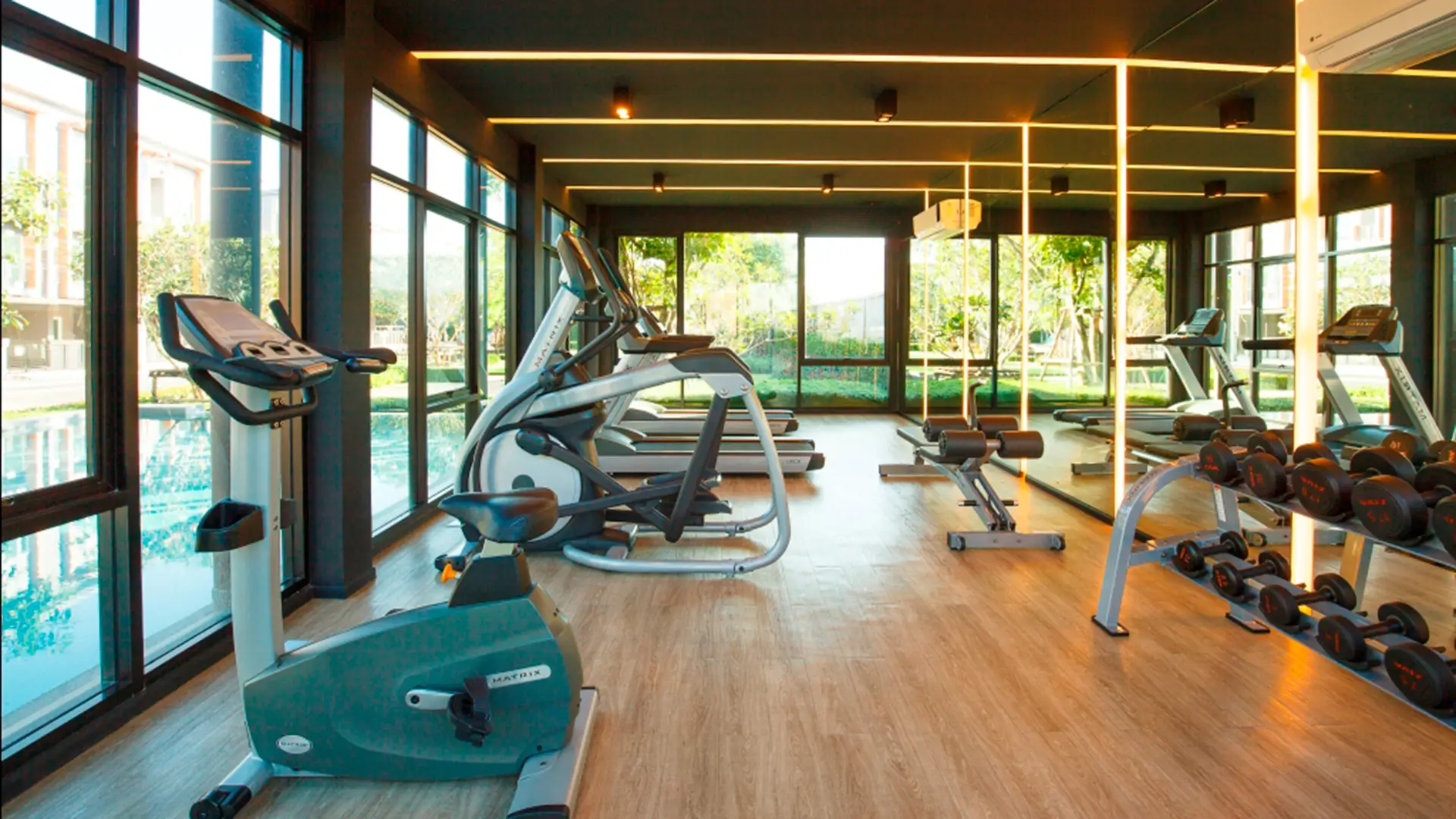 FITNESS ROOM