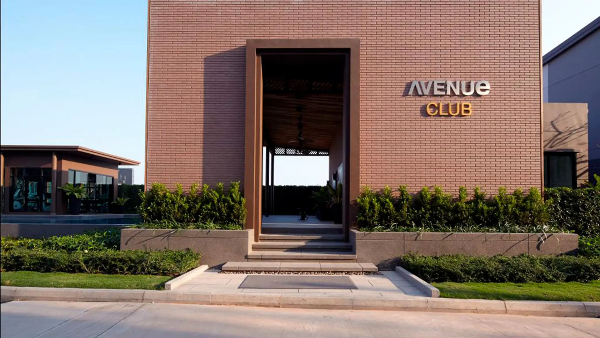 CLUBHOUSE